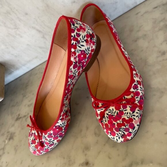 J. CREW Liberty of London Gemma Floral Ballet Flats Sz 6 Red Berry White Pink - Picture 2 of 16